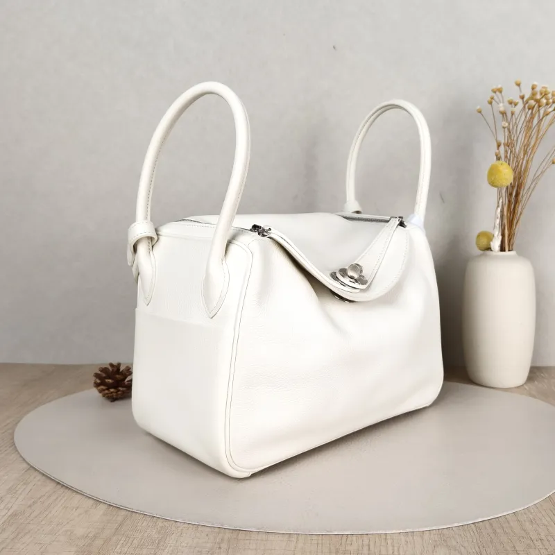 Hermès Crossbody Bag Lindy 2601White Evercolor Calfskin Small26 × 12 × 18 cm — cover view 4 of 6