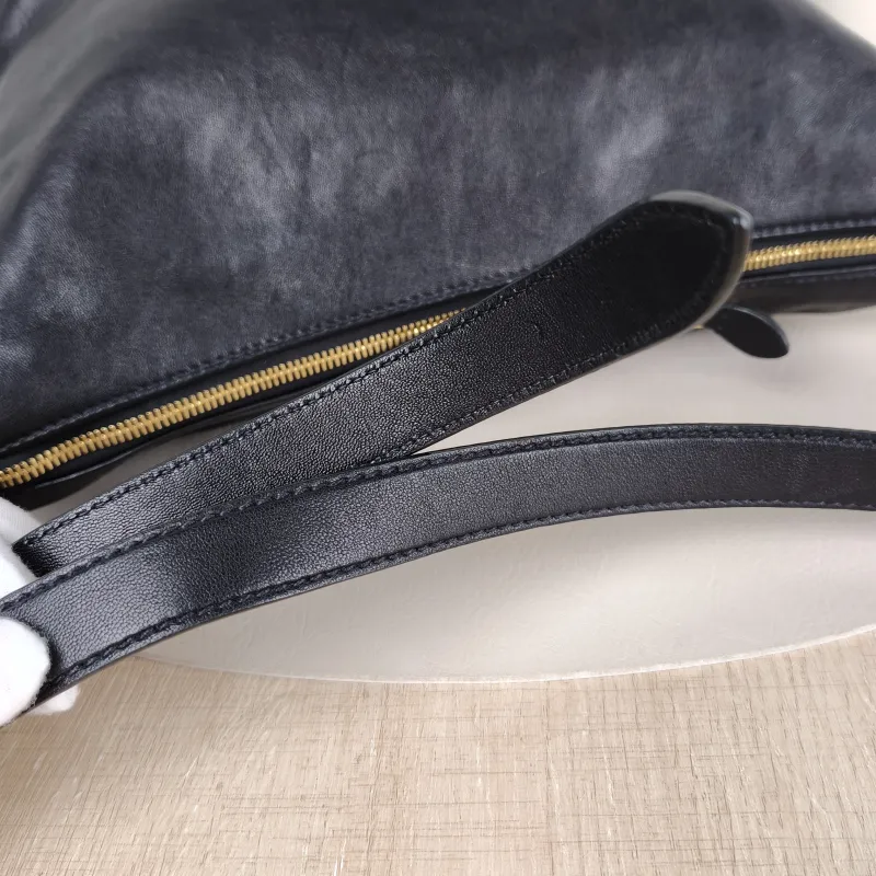 Miumiu Top Handle Bag Spirit Vanity Case Bag Cosmetic Bag Black Lambskin Medium 28 × 13 × 21.5 cm — detail view 10 of 12