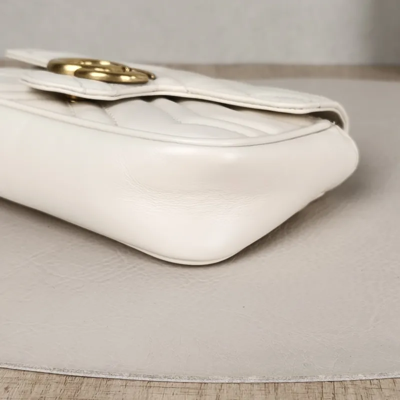 GUCCI Crossbody Bag GG Marmont Mini Marmont Mini White Calfskinmini16.5 × 4.5 × 9.5 cm — detail view 9 of 11