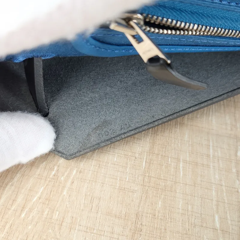 Hermès Crossbody Bag Herbag 31 Blue Black Canvas Medium 30.5 × 11 × 25.5 cm C — detail view 2 of 16