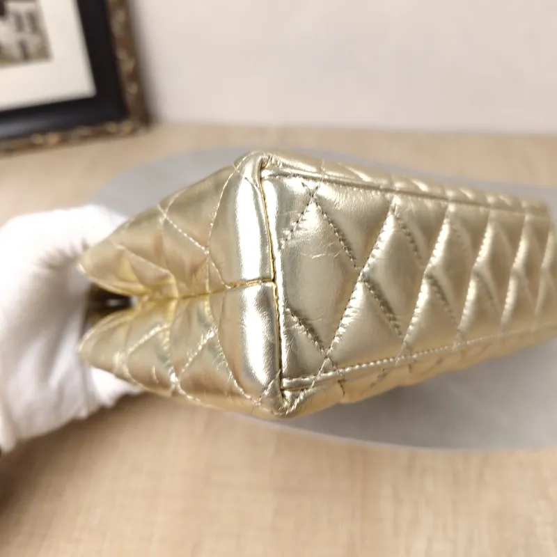 Chanel Crossbody Bag Kelly Gold Lambskin19 × 7 × 13 cm — detail view 16 of 16