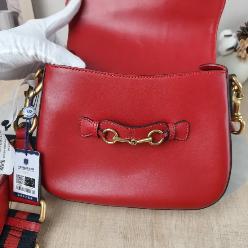 GUCCI Crossbody Bag Crossbody Bag Red Calfskin 23.5 × 7 × 18 cm — detail view 13 of 15
