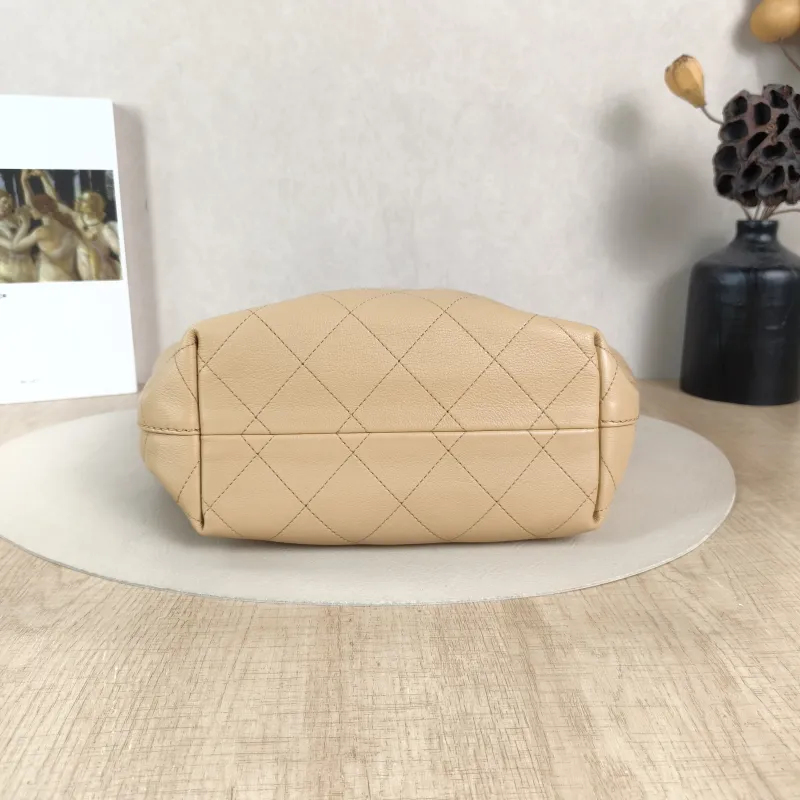 Chanel Crossbody Bag26c Taupe Calfskin One Size32 × 12 × 24 cm — cover view 4 of 5