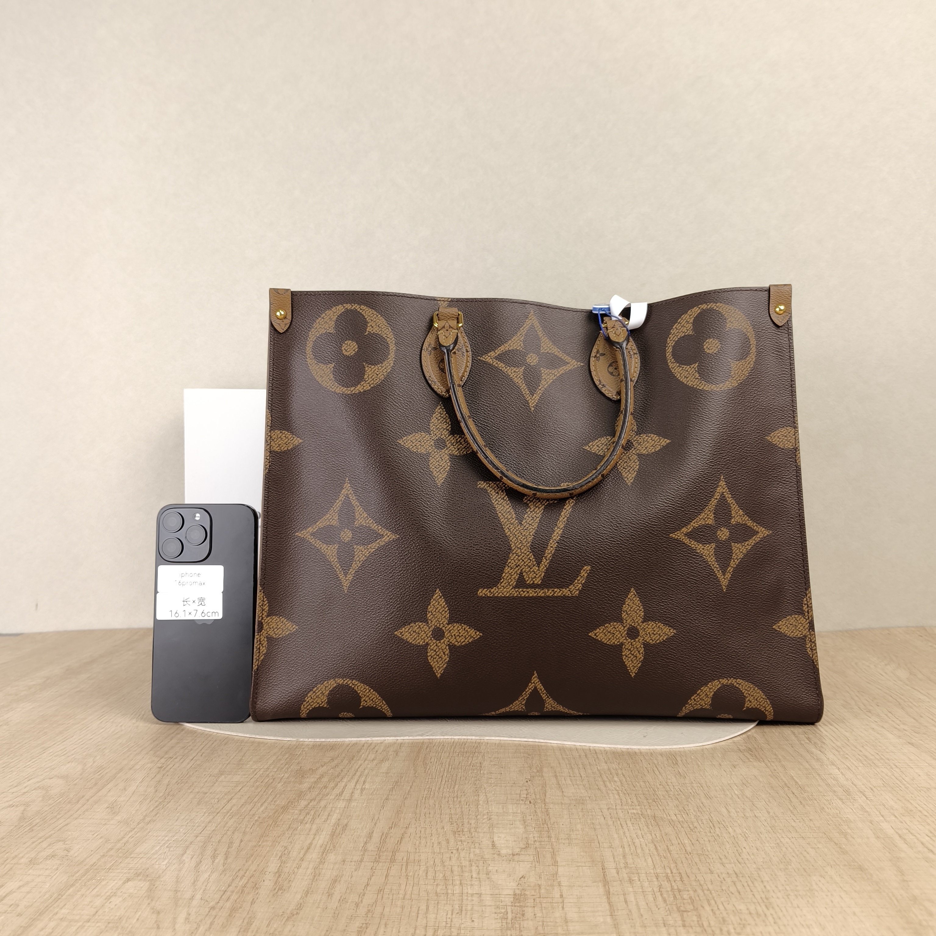 Louis Vuitton Shoulder Bag Onthego Large Monogram PVC Large41 × 19 × 34 cm — cover view 2 of 5