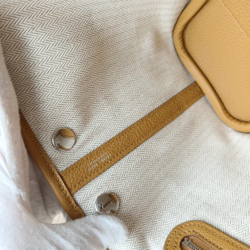 Hermès Top Handle Bag Neo Garden 23 Mini 2S Negonda Calfskin Mini 23 × 10 × 16 cm G — detail view 11 of 12