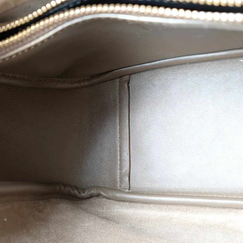 SAINT LAURENT Shoulder Bag LE 5 À 7 Hobo Calfskin Small 22 × 8.5 × 23 cm — detail view 4 of 9