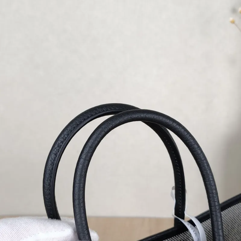 Hermès Top Handle Bag Neo Garden 23 Mini Black · Beige Canvas · Negonda Calfskinmini23 × 10 × 16 cm — detail view 9 of 9