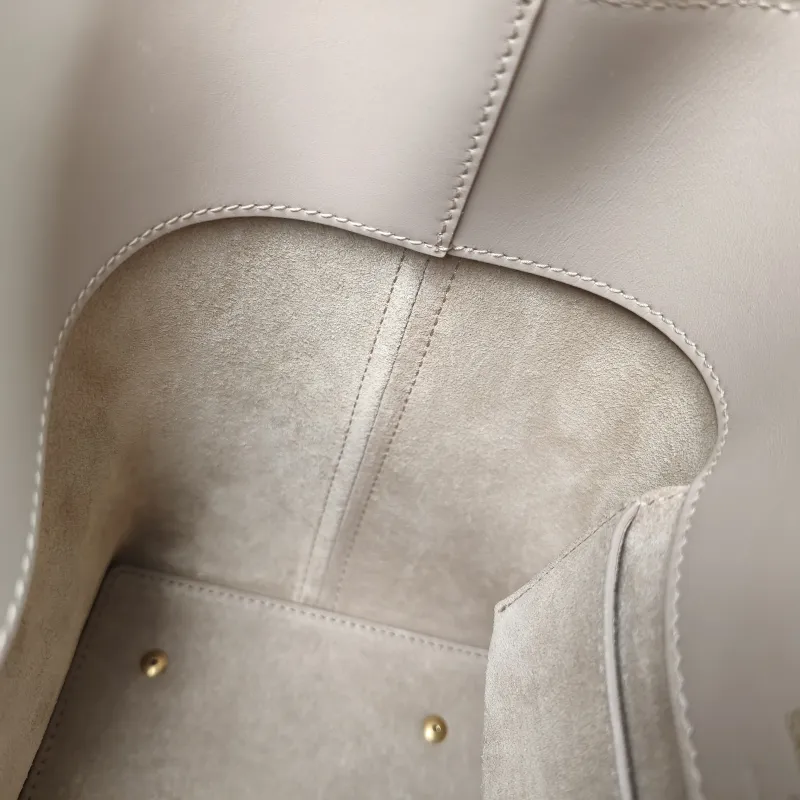 SAINT LAURENT Shoulder Bag LE 37 Brown Calfskin Small17 × 13 × 20 cm — detail view 5 of 13