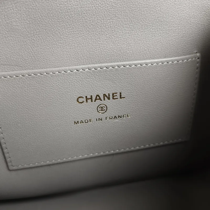 Chanel Crossbody Bag Suede Black Suede One Size18.5 × 6.5 × 15 cm — detail view 8 of 11