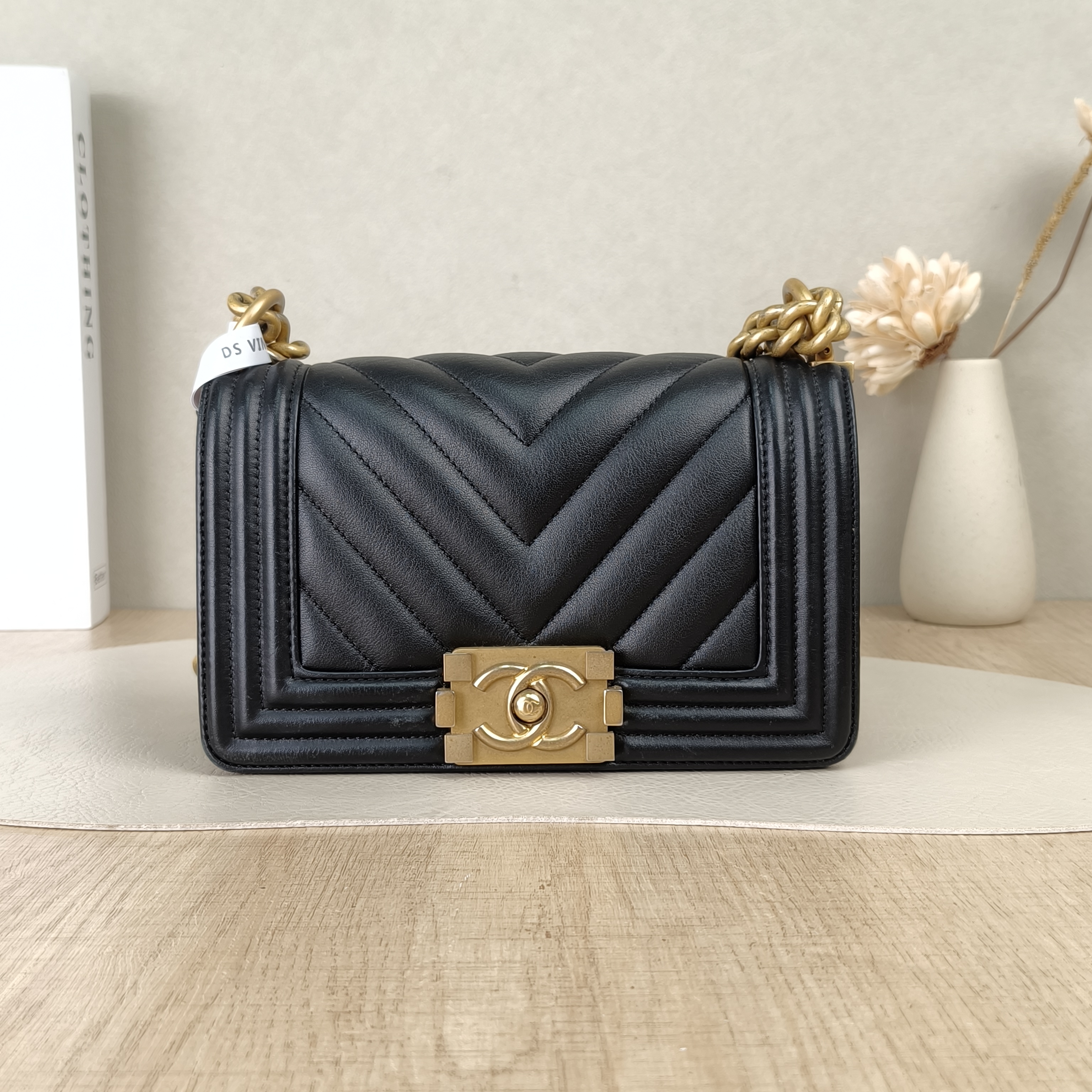 Chanel Crossbody Bagv leboy Black Calfskin Small20.5 × 8.5 × 12 cm