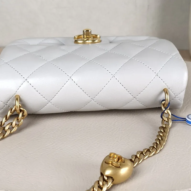 Chanel Crossbody Bag Grey Lambskin One Size19 × 5 × 12.5 cm — detail view 1 of 13