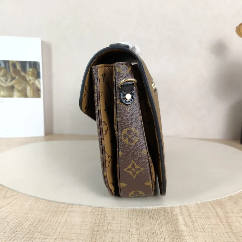 Louis Vuitton Crossbody Bag Pochette Métis Monogram Colorblock PVC Medium25 × 7 × 19 cm — detail view 11 of 12