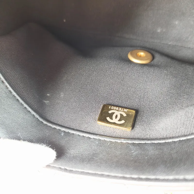 Chanel Crossbody Bag 25c Collection Woven Black Lambskin One Size 21 × 6 × 13 cm — detail view 11 of 12