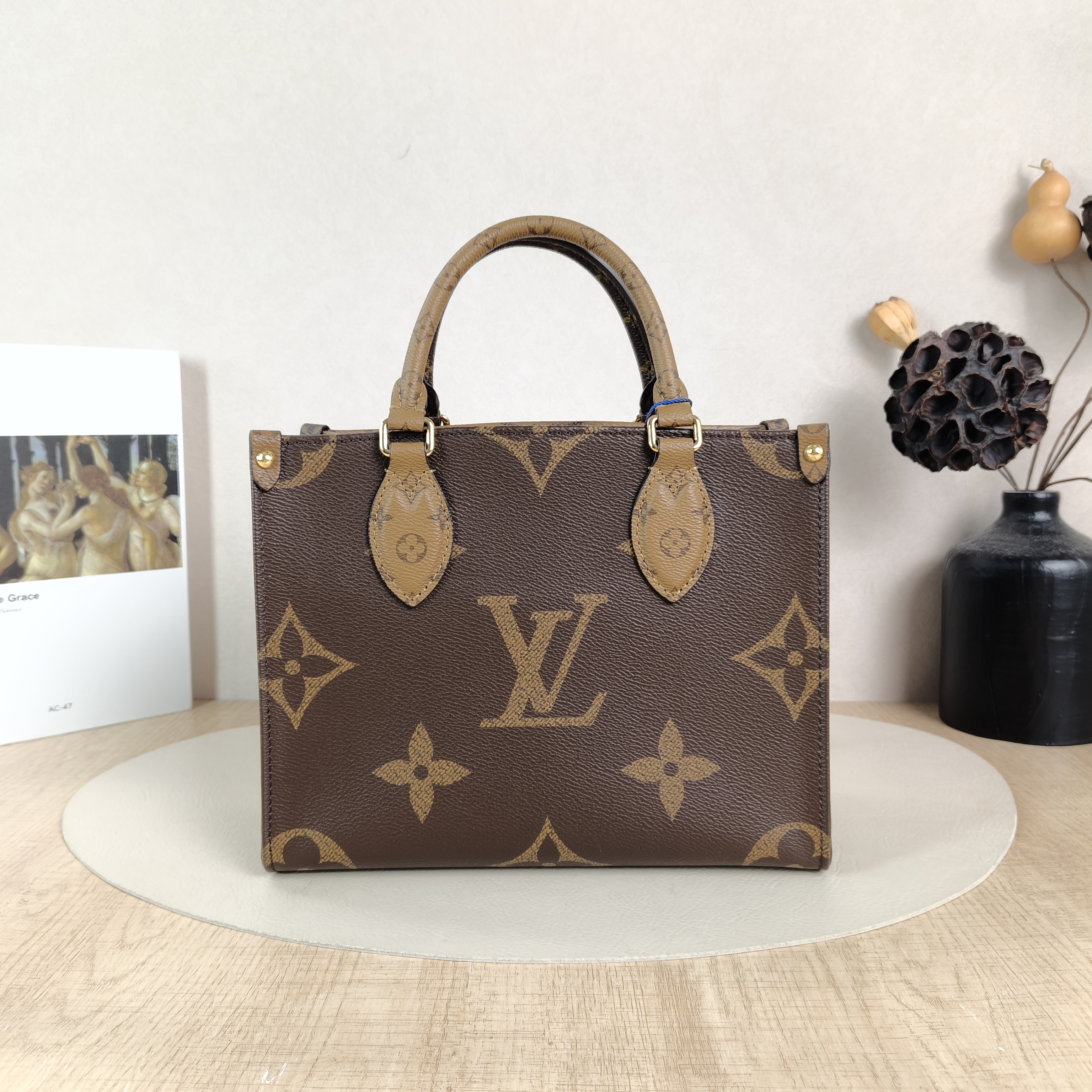 Louis Vuitton Shoulder Bag Onthego Monogram PVC Small25 × 11.5 × 19 cm