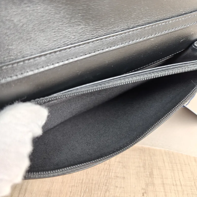 Chanel Crossbody Bag2.55 woc Black Waxed Leather Calfskin19.2 × 3.5 × 12.3 cm — detail view 1 of 16