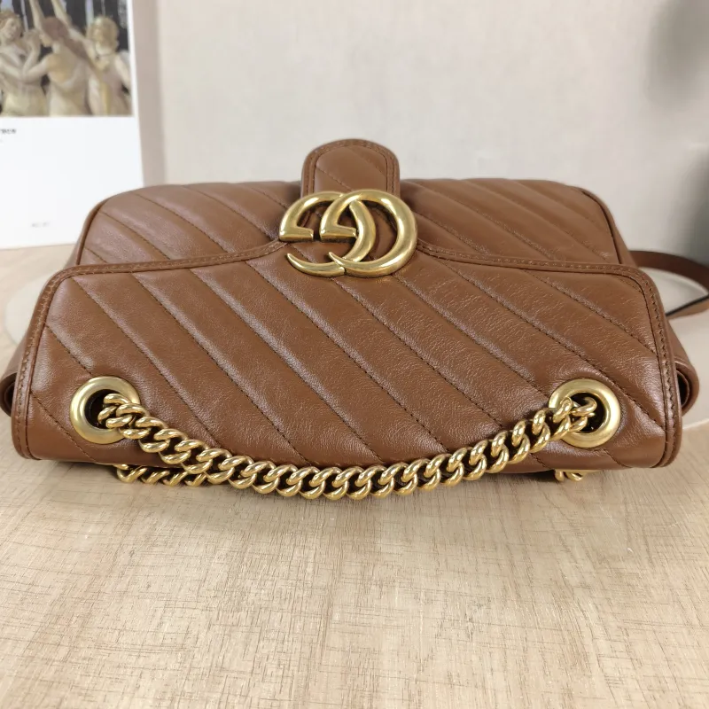 GUCCI Crossbody Bag GG Marmont Medium Marmont 26 Caramel Calfskin 26 × 7 × 15 cm — detail view 10 of 11