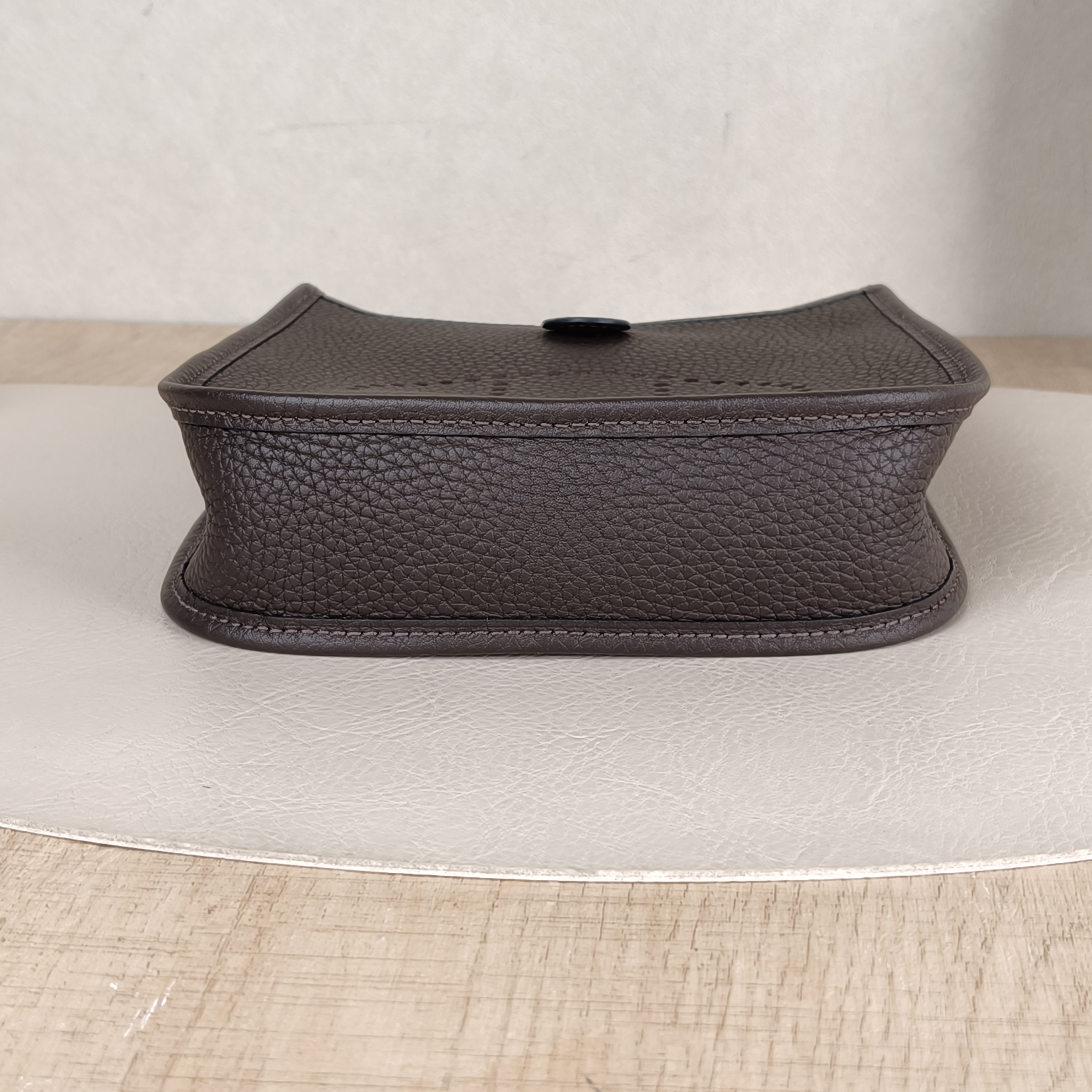 Hermès Crossbody Bag Evelyne Mini 16 Mini 16 Taurillon Clemence TC Calfskinmini17 × 5.5 × 18 cm — cover view 5 of 5