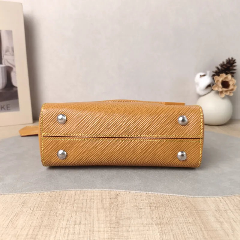 Louis Vuitton Crossbody Bag CLUNY Yellow Epi Embossed Calfskin Mini 20 × 7.5 × 16 cm — cover view 2 of 5
