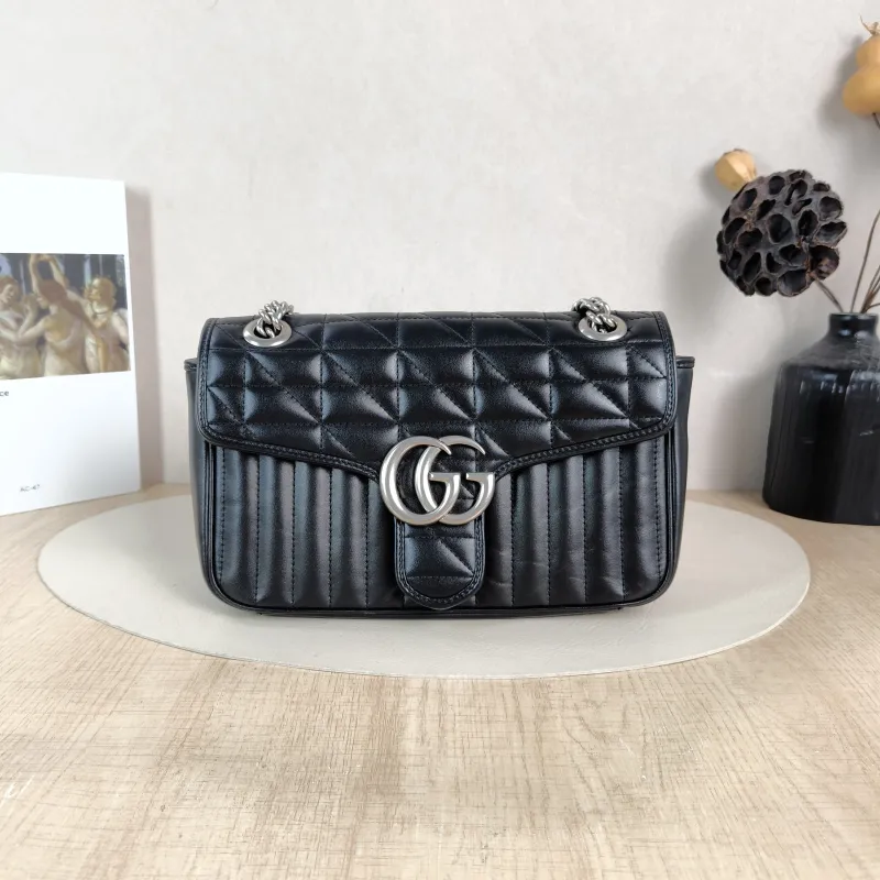 GUCCI Crossbody Bag GG Marmont Medium Marmont 26 Calfskin One Size 26 × 7 × 15 cm