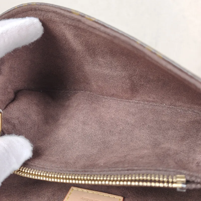 Louis Vuitton Crossbody Bag Pochette Métis East West Monogram PVC Small 21.5 × 6 × 13.5 cm — detail view 13 of 15