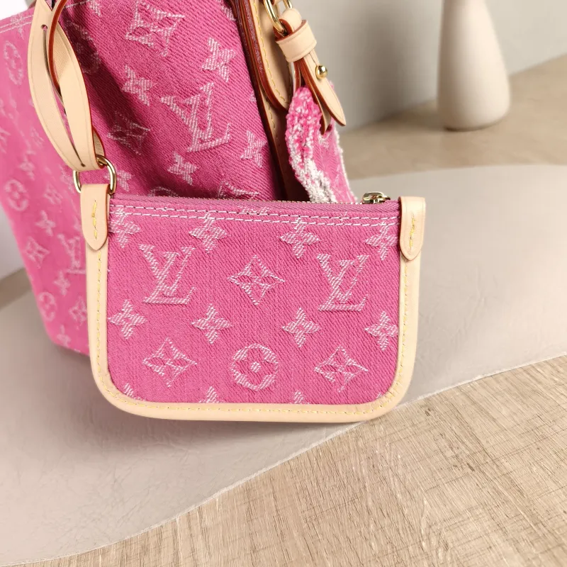 Louis Vuitton Top Handle Bag ALL IN BB BB 16 × 12 × 18 cm — detail view 2 of 10