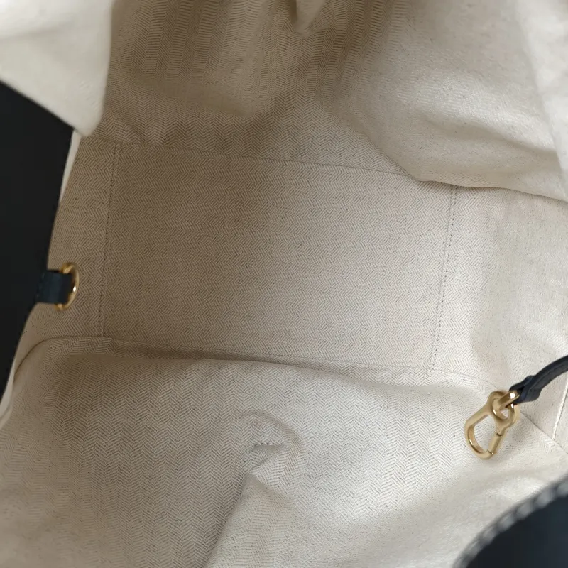LOEWE Crossbody Bag Hammock Colorblock Calfskin Medium29 × 14 × 32 cm — detail view 1 of 12