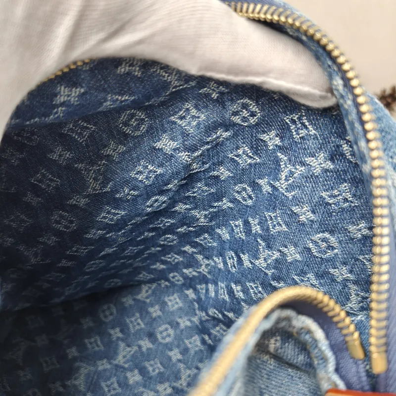 Louis Vuitton Shoulder Bag Baggy hobo Shoulder Bag Blue One Size 30 × 13 × 22 cm — detail view 2 of 13