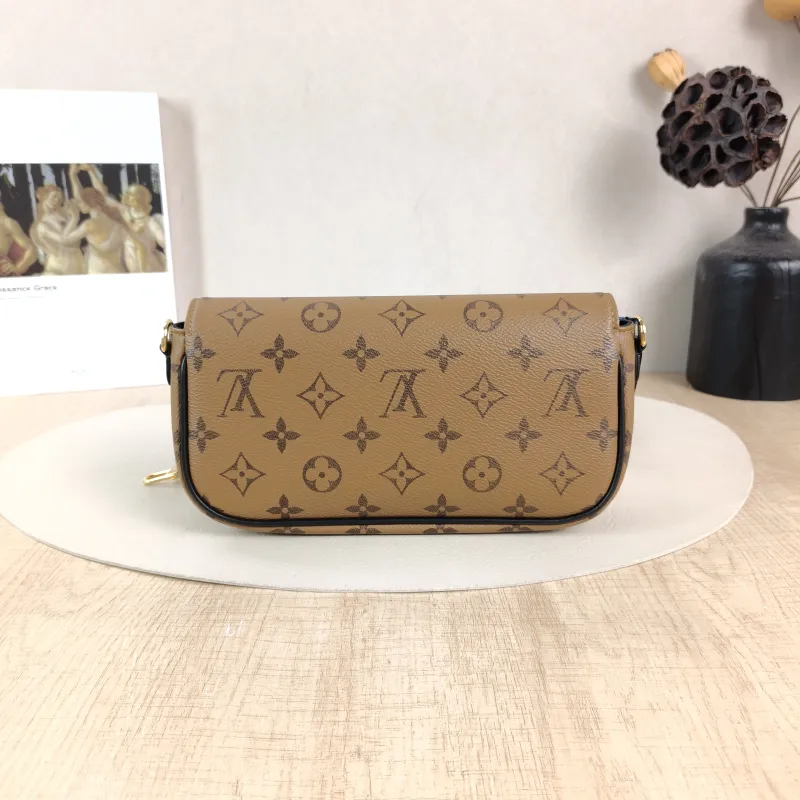 Louis Vuitton Crossbody Bag IVY Monogram PVC Small 23.5 × 4.3 × 12 cm — cover view 4 of 5