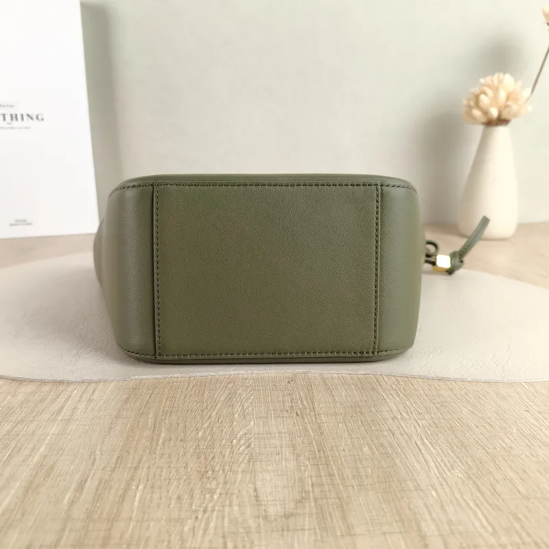 LOEWE Shoulder Bag Hammock hobo Green Calfskin Mini 28 × 9.5 × 17 cm — cover view 2 of 5