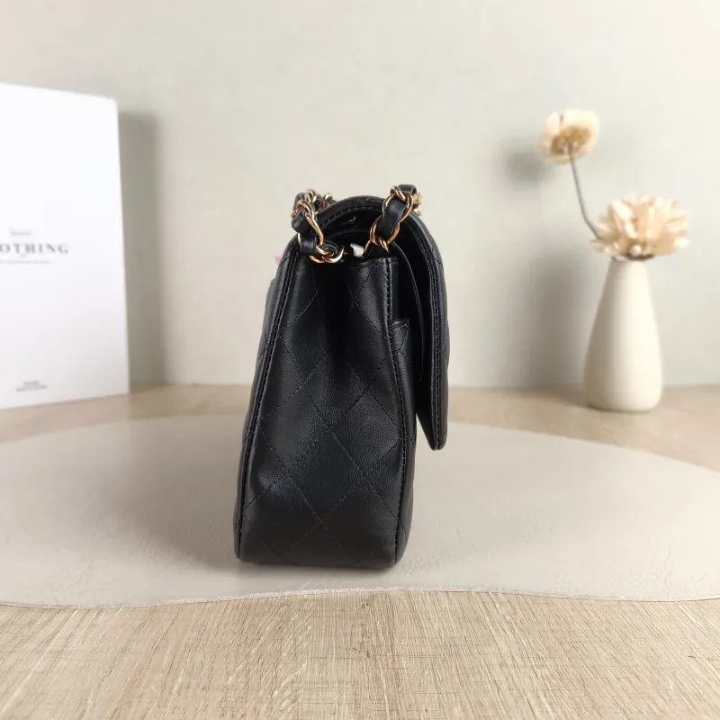 Chanel Crossbody Bag Classic Flap CF Black Lambskin Medium 25.5 × 6.5 × 15.5 cm — detail view 9 of 13