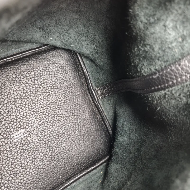 Hermès Top Handle Bag Picotin Lock 22 22 Black TC Calfskin Medium 22 × 18 × 21 cm C — detail view 6 of 9