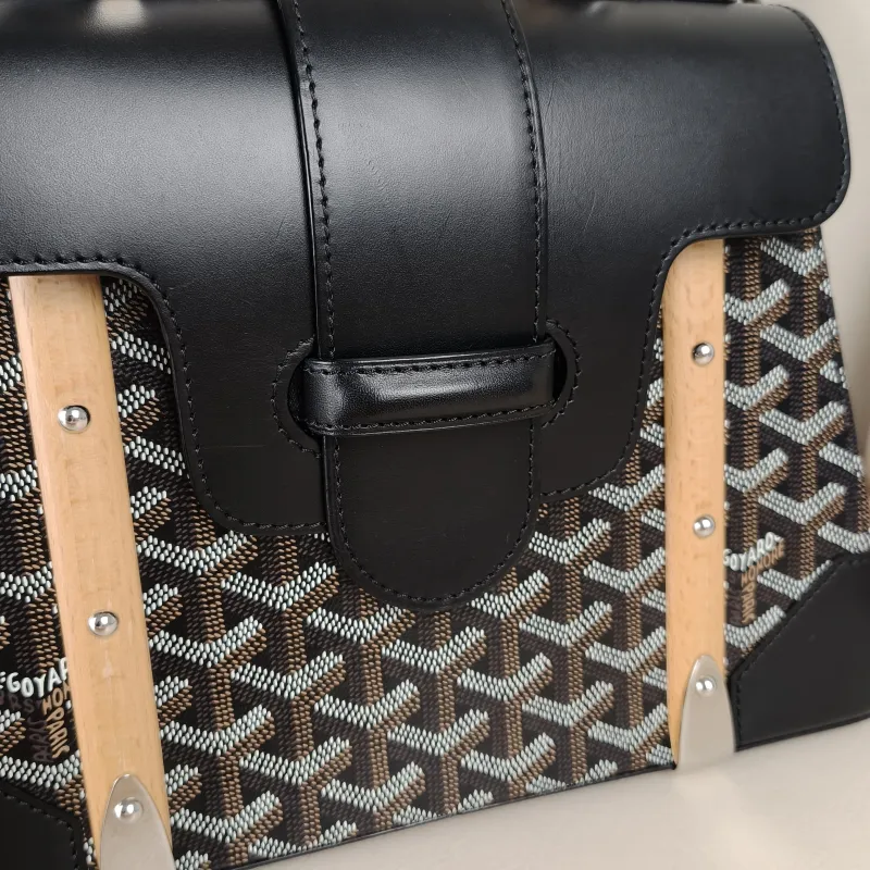 GOYARD Crossbody Bag Saïgon Black PVC Small28 × 12 × 20 cm — detail view 3 of 13