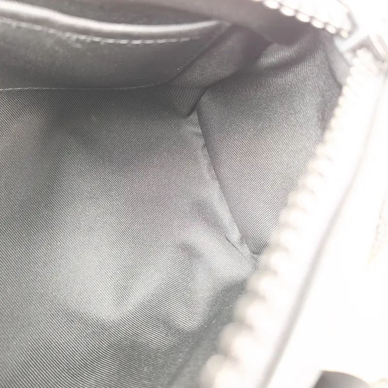 Louis Vuitton Crossbody Bag Keepall 25 Taurillon Monogram Embossed Calfskin Medium 25 × 11 × 15 cm — detail view 4 of 11