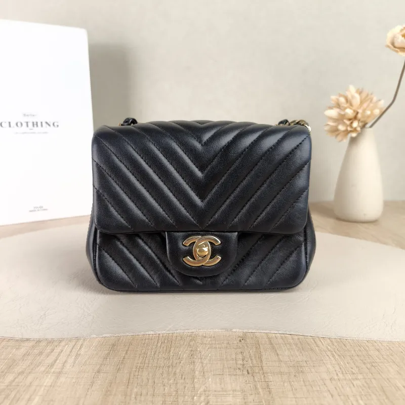 Chanel Crossbody Bagv Classic Flap Mini CF Mini Black Calfskinmini17 × 8 × 13.5 cm