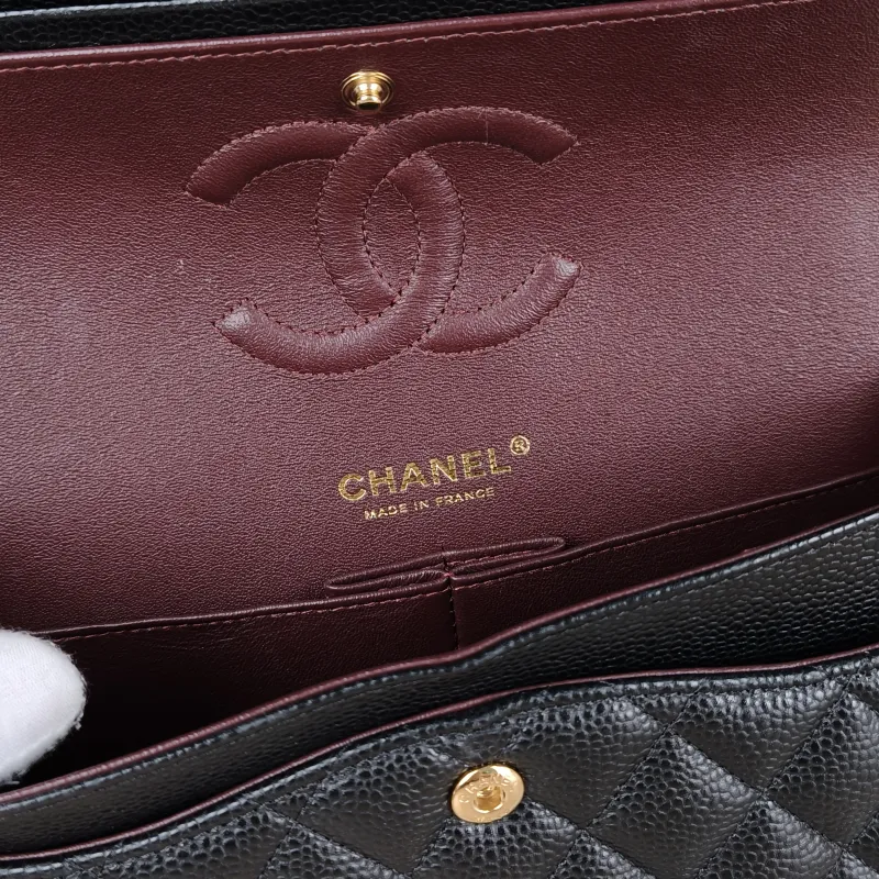 Chanel Crossbody Bag Classic Flap CF Black Grained Calfskin Medium 25.5 × 6.5 × 15.5 cm — detail view 3 of 15