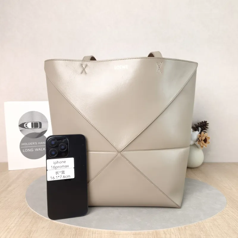 LOEWE Shoulder Bag Puzzle Fold Shopping Tote Grey Calfskin Medium 25.5 × 14.5 × 31.5 cm — cover view 3 of 5