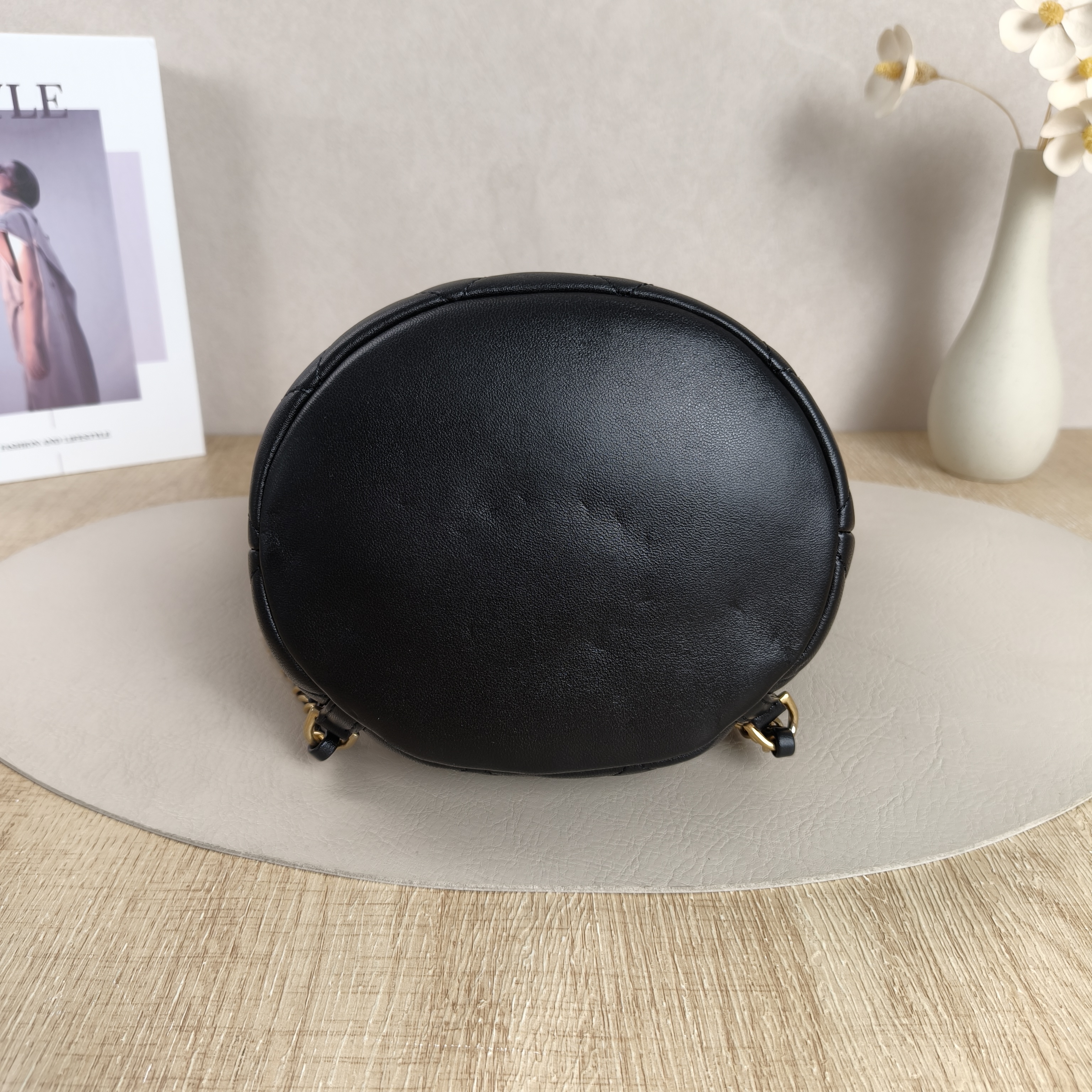 Chanel Crossbody Bag Black Lambskin 16 × 14 × 22 cm — cover view 6 of 11