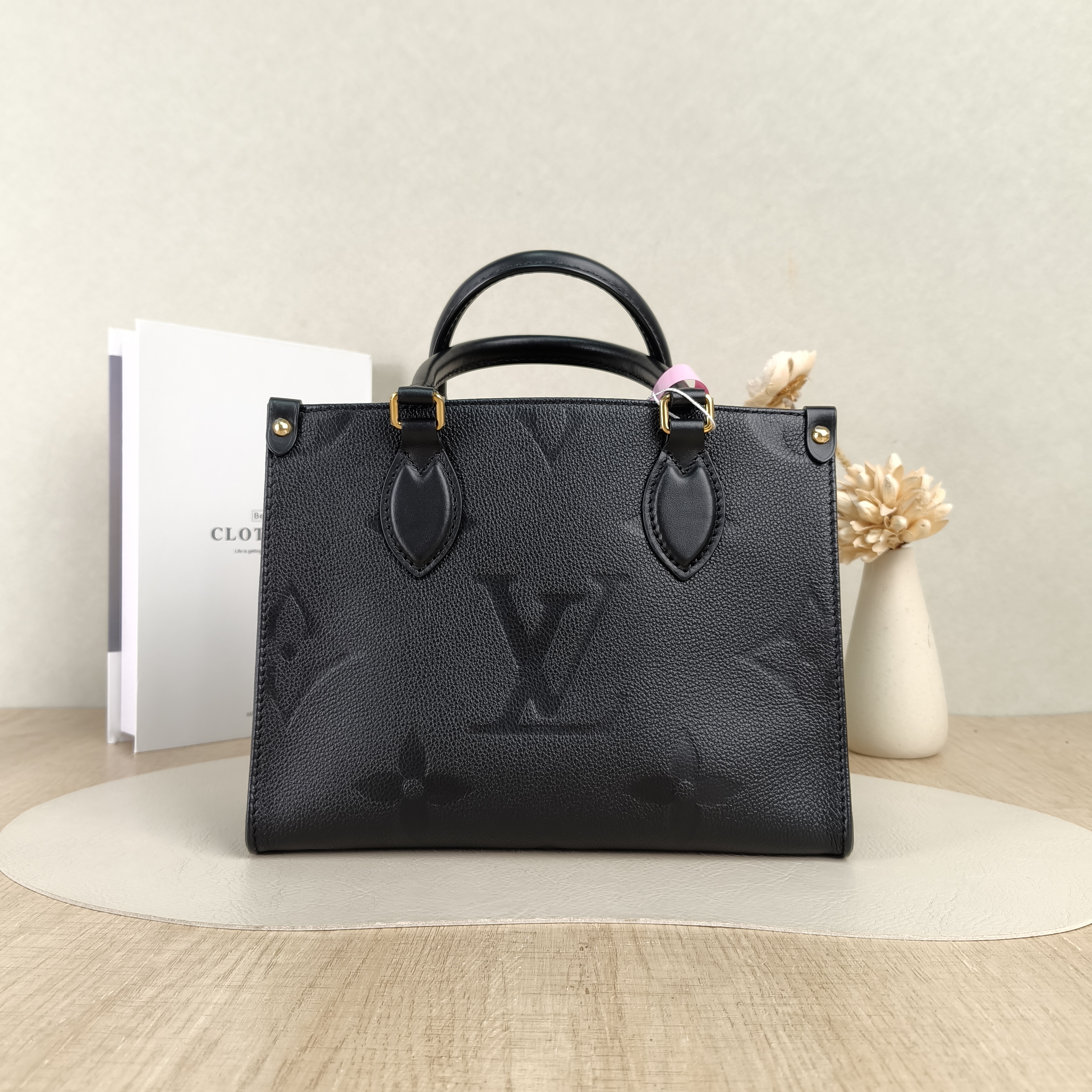 Louis Vuitton Shoulder Bag Onthego Black Empreinte Embossed Calfskin Small25 × 11.5 × 19 cm — cover view 5 of 5