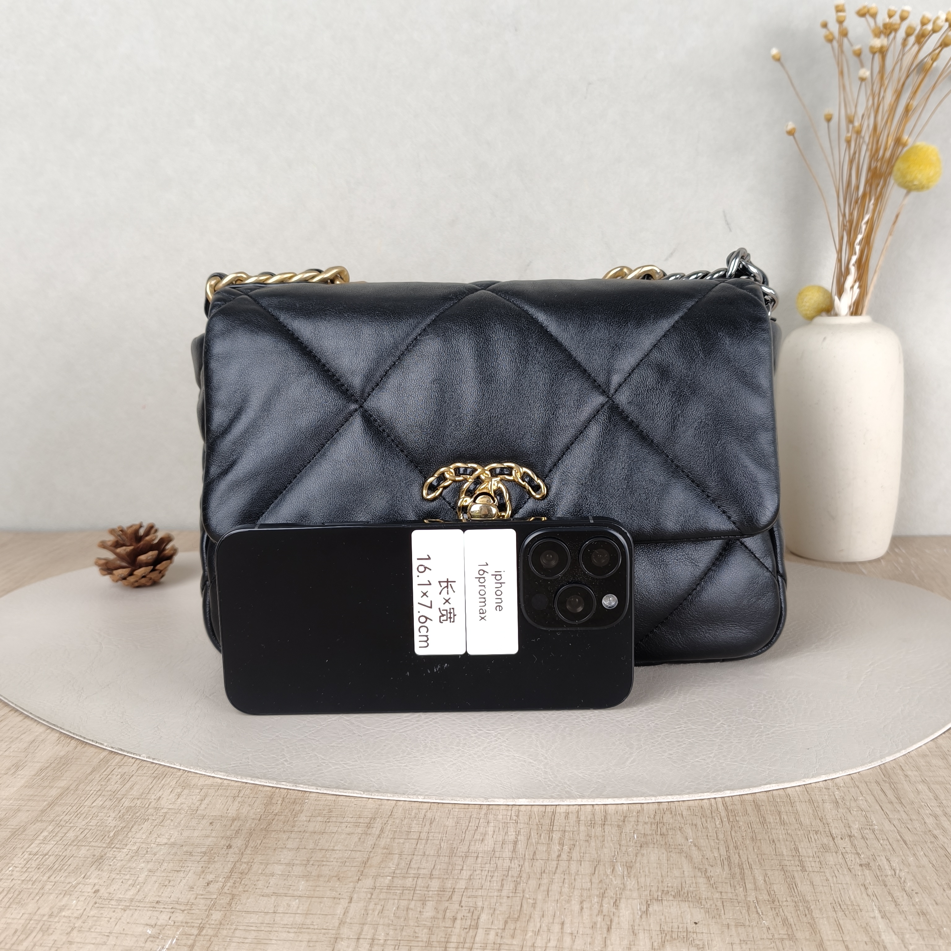 Chanel Crossbody Bag19Bag Black SL ambskin Small26 × 9 × 16 cm — cover view 5 of 5