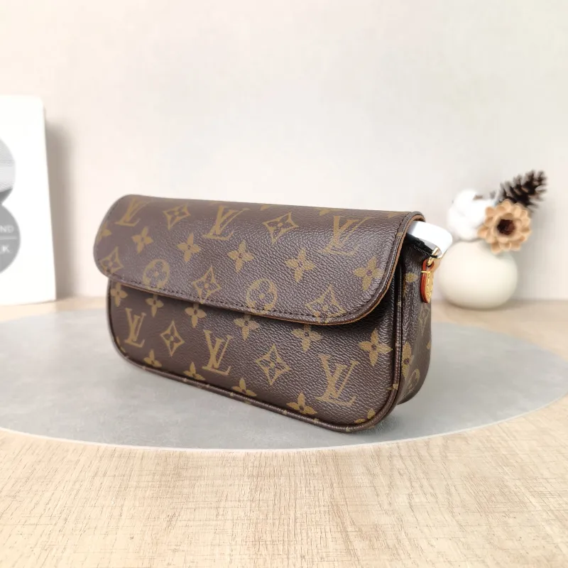 Louis Vuitton Crossbody Bag IVY Monogram PVC Small23.5 × 4.3 × 12 cm — cover view 6 of 6