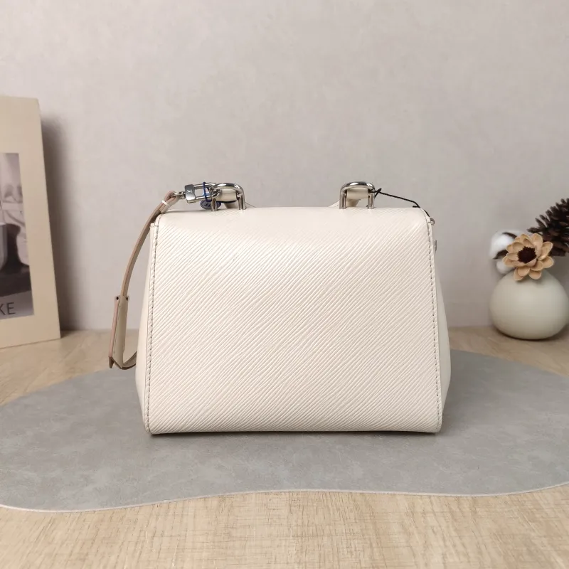 Louis Vuitton Crossbody Bag CLUNY White Epi Embossed Calfskin Mini 20 × 7.5 × 16 cm — cover view 2 of 5