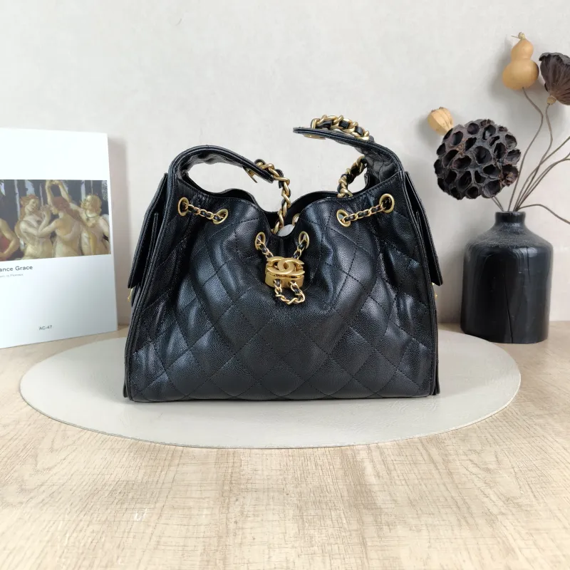 Chanel Shoulder Bag25Bag Black Grained Calfskin Small26 × 14 × 30 cm