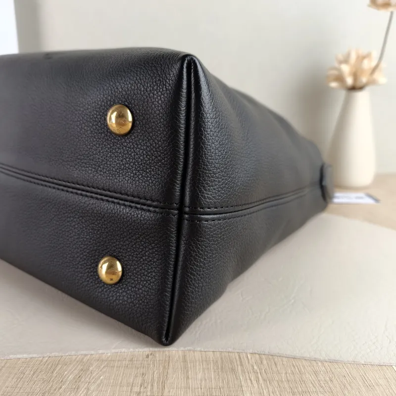 Louis Vuitton Shoulder Bag Low Key Hobo Shoulder Bag Black Calfskin Small 24 × 16 × 28 cm — detail view 6 of 11