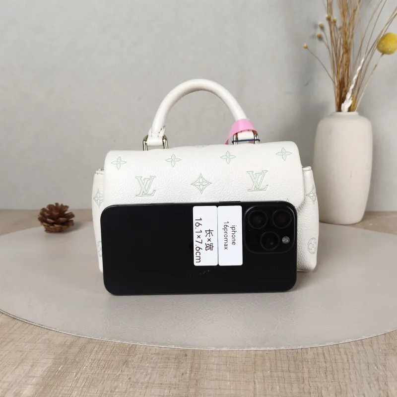 Louis Vuitton Crossbody Bag MADELEINE White · Green Calfskin nano 21 × 6 × 12.5 cm — cover view 4 of 5