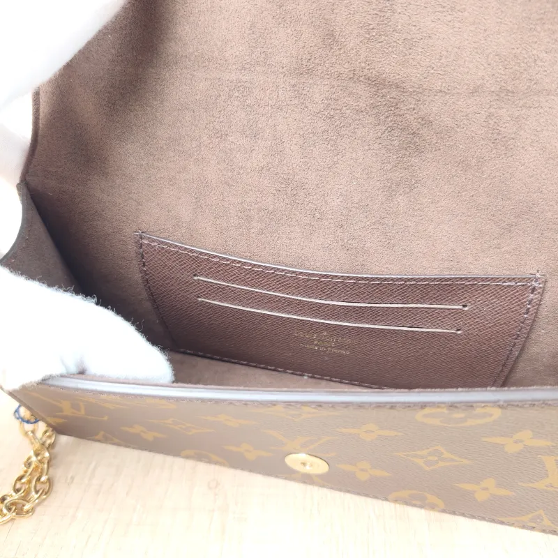 Louis Vuitton Crossbody Bag LILY Chain Bagwoc Monogram PVC 21 × 3.5 × 10.5 cm — detail view 9 of 10