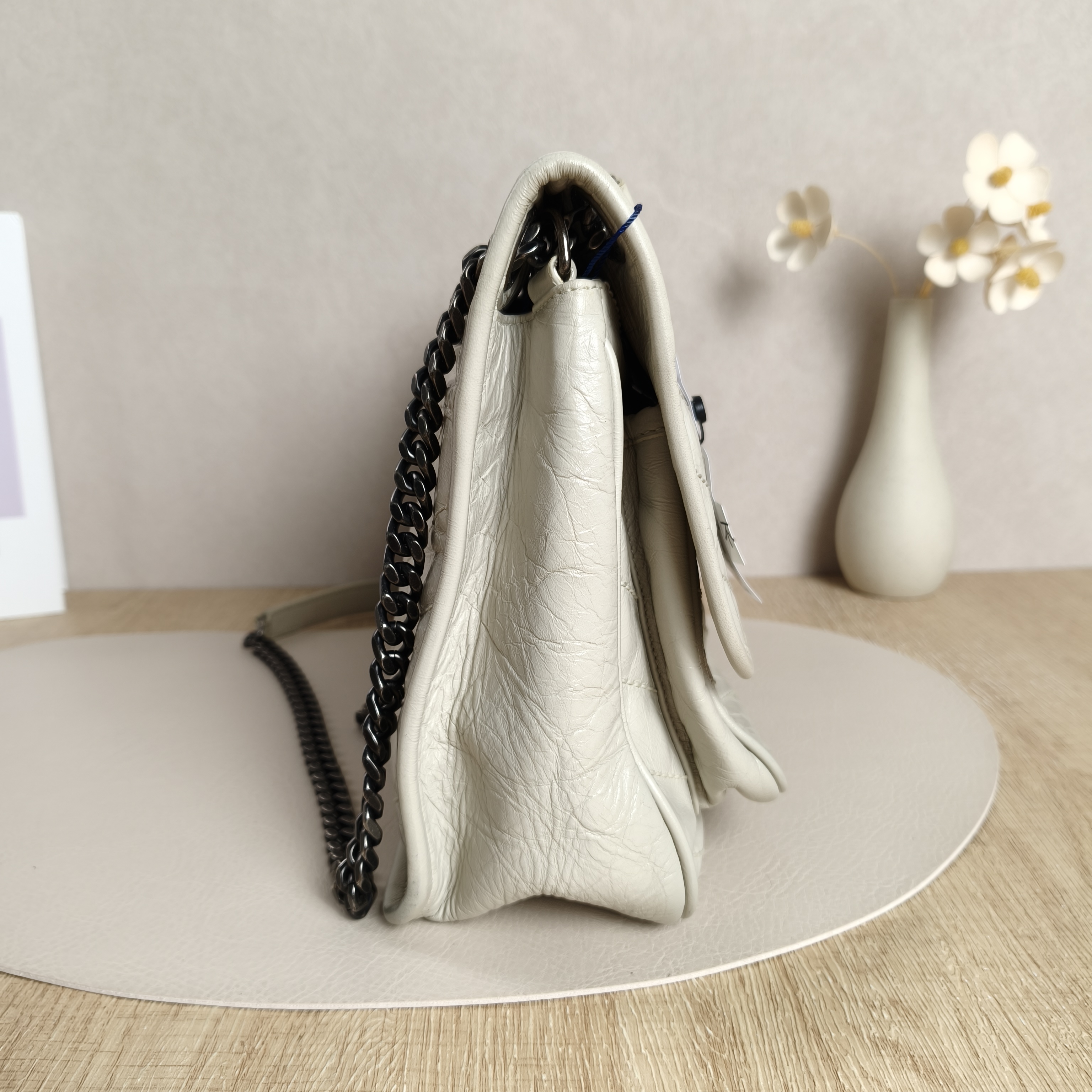 SAINT LAURENT Crossbody Bag Niki D Waxed Leather Calfskin Medium28 × 8.5 × 20 cm — cover view 3 of 10