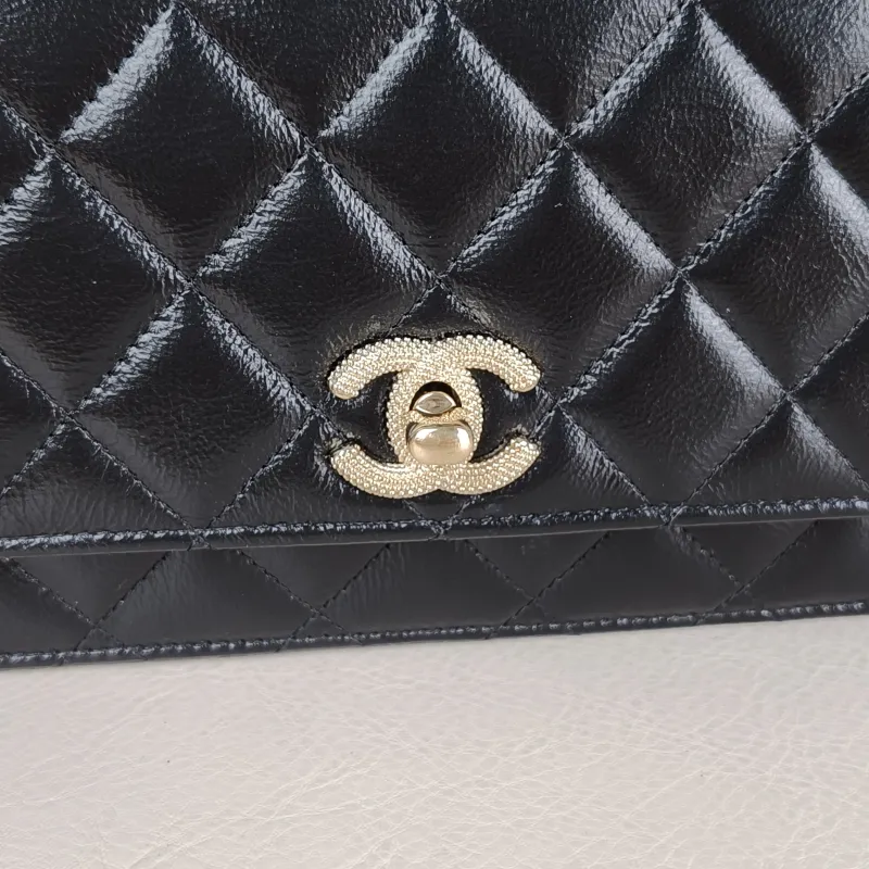 Chanel Crossbody Bag Pearl Black Lambskin 19 × 3.5 × 12 cm — detail view 12 of 14