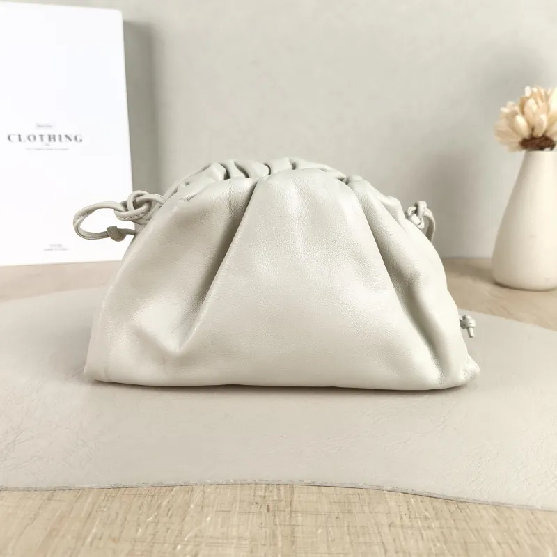 Bottega Veneta Clutch The Pouch Clutch White Calfskin Mini 22 × 5 × 13 cm