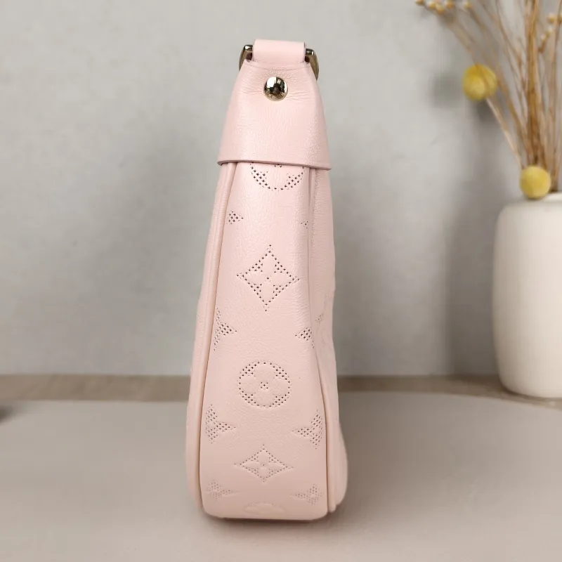 Louis Vuitton Crossbody Bag Loop Pink Calfskin Small 23 × 6 × 13 cm — detail view 6 of 12