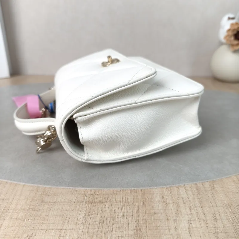 Chanel Backpack Backpack White Calfskin One Size18.2 × 5 × 14 cm — detail view 6 of 15
